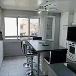 Grand Proche Port Et Plages, 6 A 8 Pers, 3 Chambres, Climatise אגדה