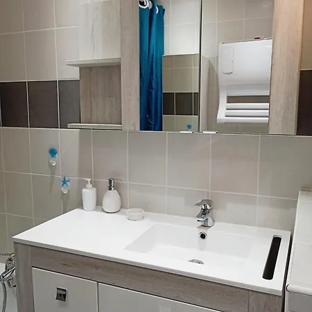 Grand Proche Port Et Plages, 6 A 8 Pers, 3 Chambres, Climatise Apartment