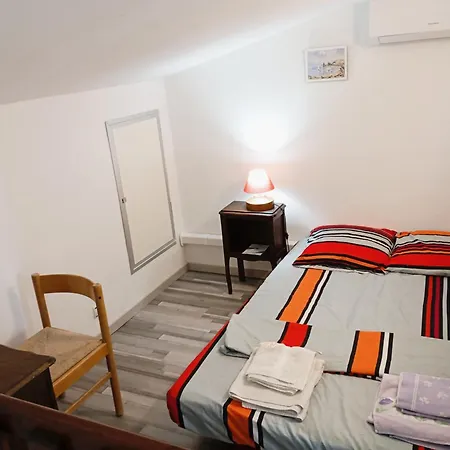 Appartement Grand Proche Port Et Plages, 6 à 8 Pers, 3 Chambres, Climatisé *