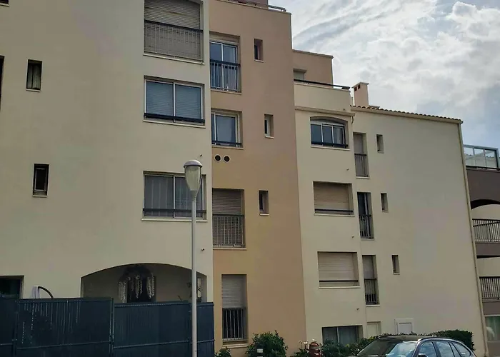 Appartement Grand Proche Port Et Plages, 6 A 8 Pers, 3 Chambres, Climatise Agde